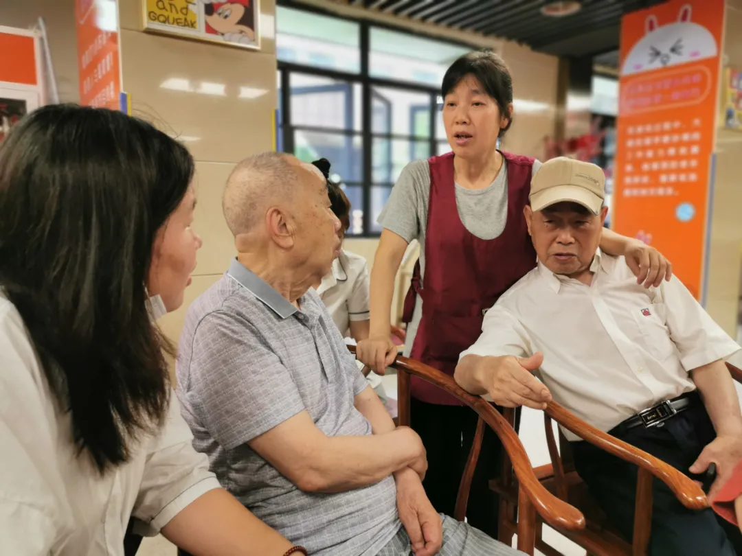 强化饮食结构，保障晚年健康！福州国德康养开展六月长者膳食会