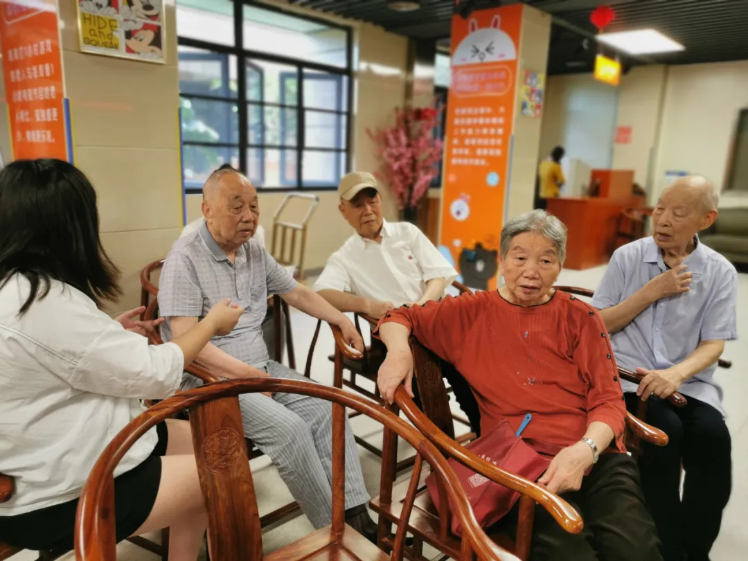 强化饮食结构，保障晚年健康！福州国德康养开展六月长者膳食会