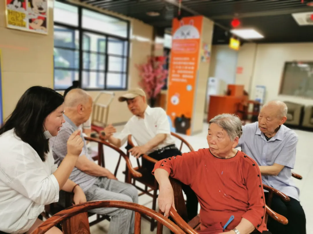 强化饮食结构，保障晚年健康！福州国德康养开展六月长者膳食会