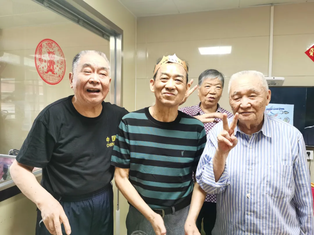 欢迎68岁“后生仔”！福州这家养老院举行“最年轻”爷爷生日会