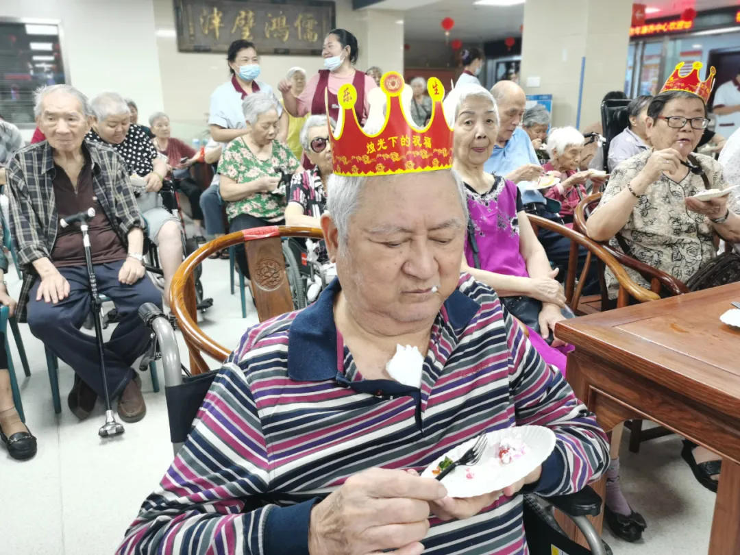 太开心！这场生日会隔着屏幕都透着快乐