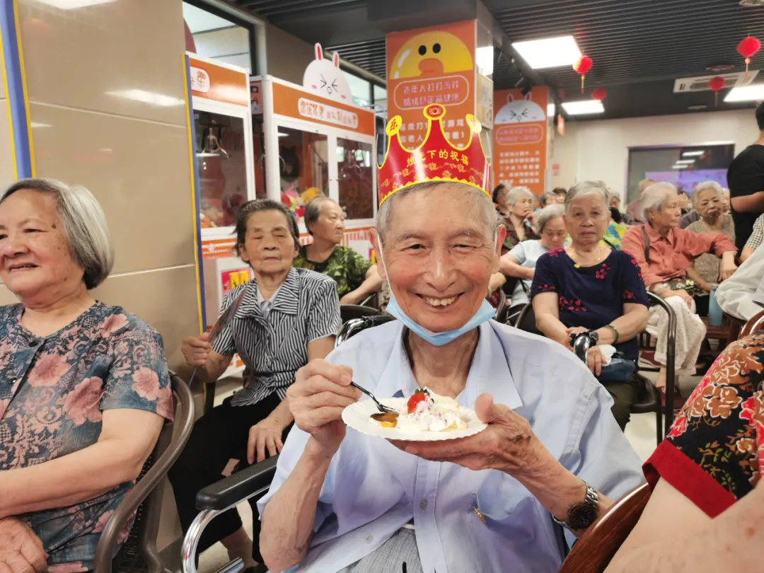 太开心！这场生日会隔着屏幕都透着快乐