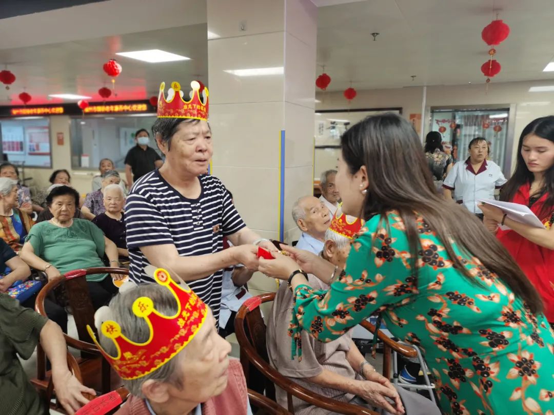 太开心！这场生日会隔着屏幕都透着快乐