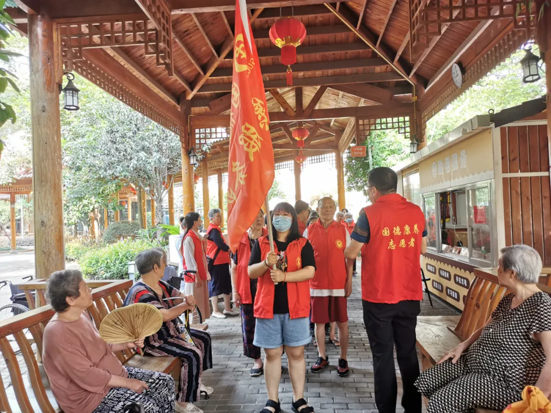 抵不住柚惑！福州这家养老院首届采摘节诞生